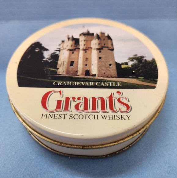 Grant's Whiskey 6 Scottish Castle Coasters in Tin - Vintage, Pre-owned - Picture 2 of 10
